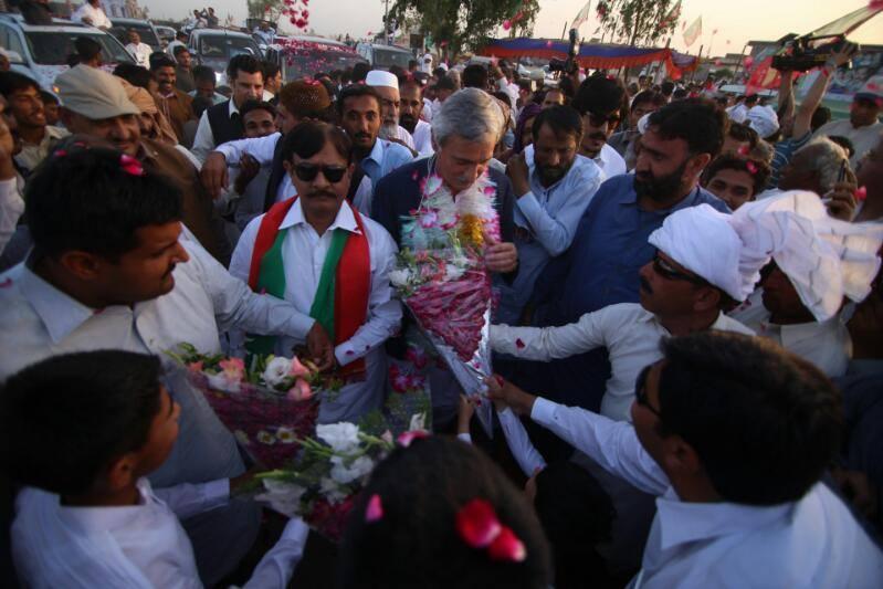 Jahangir Khan Tareen Inaugurating the wheat harvest in Chak Chatha.