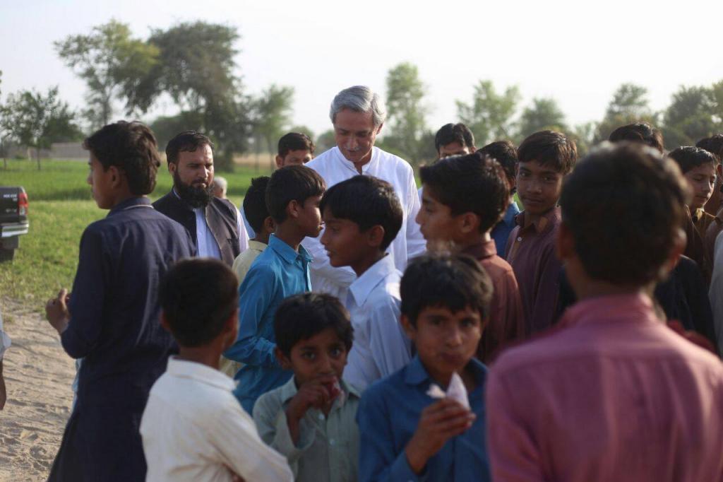 Jahangir khan tareen with adorable people of Lodhran